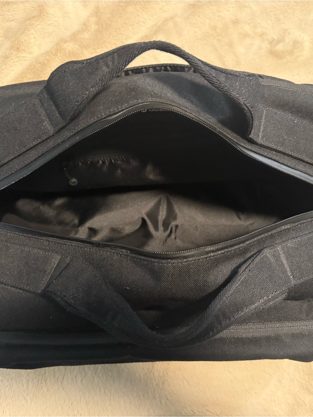 lululemon athletica Black Duffel Bag - Picture 4 of 5
